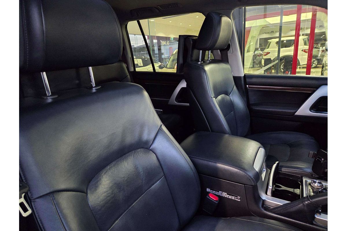 2017 Toyota Landcruiser Sahara VDJ200R