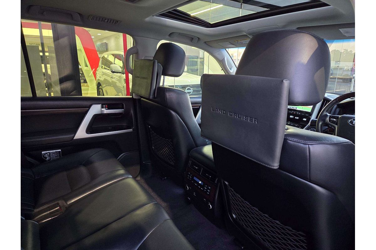 2017 Toyota Landcruiser Sahara VDJ200R
