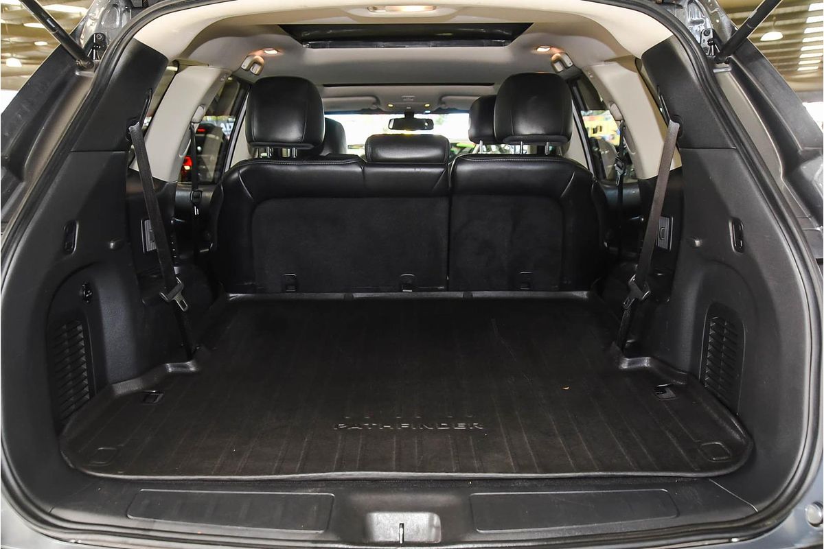 2016 Nissan Pathfinder ST-L R52
