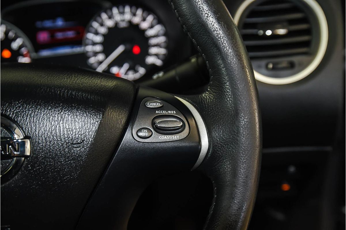 2016 Nissan Pathfinder ST-L R52