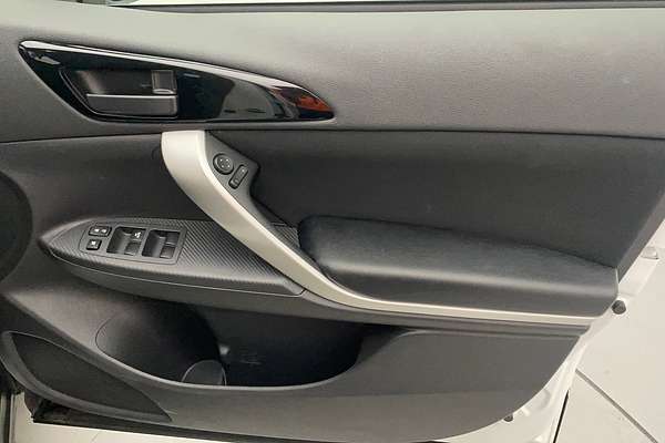2024 Mitsubishi Eclipse Cross ES YB