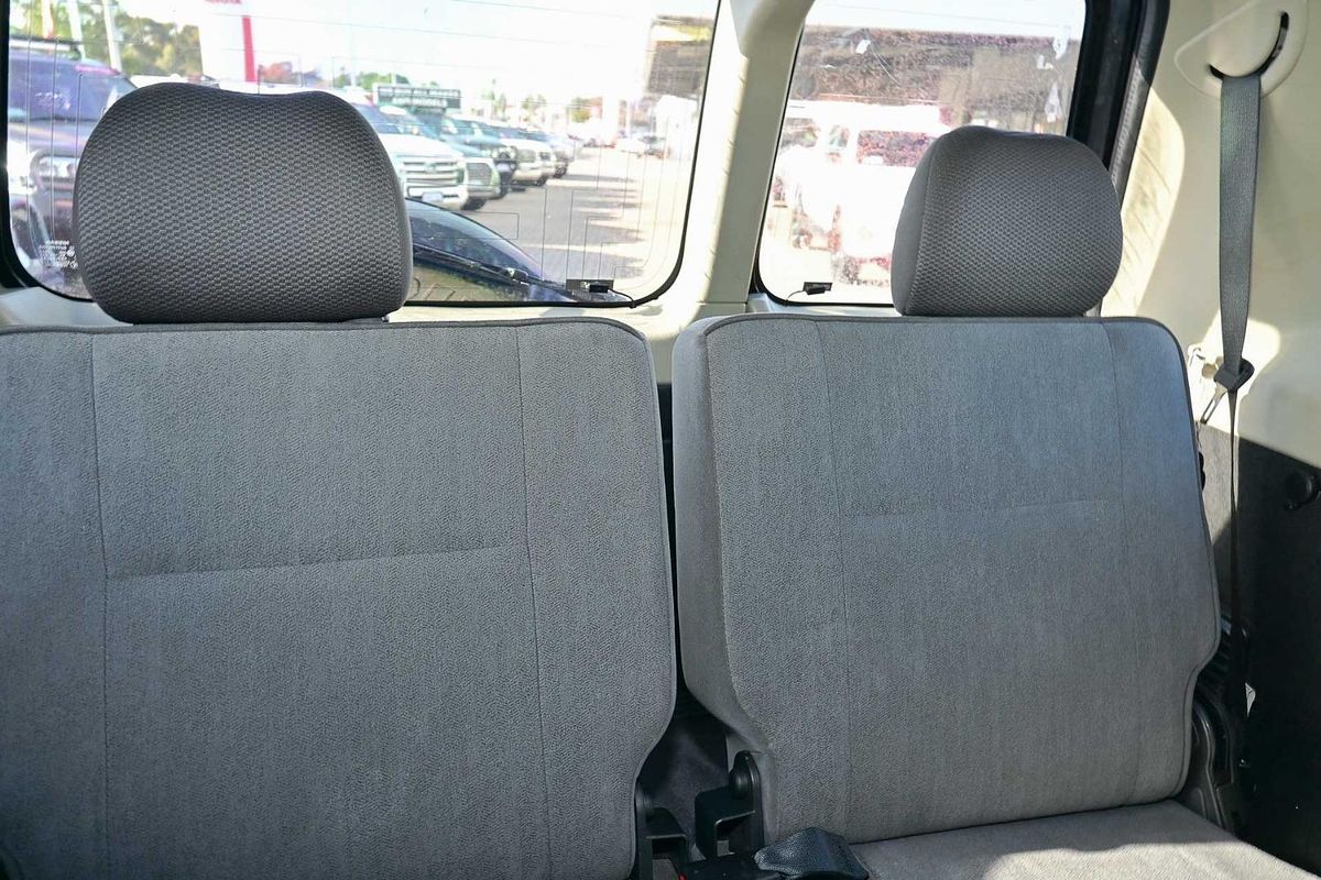 2011 Nissan Patrol ST GU 7