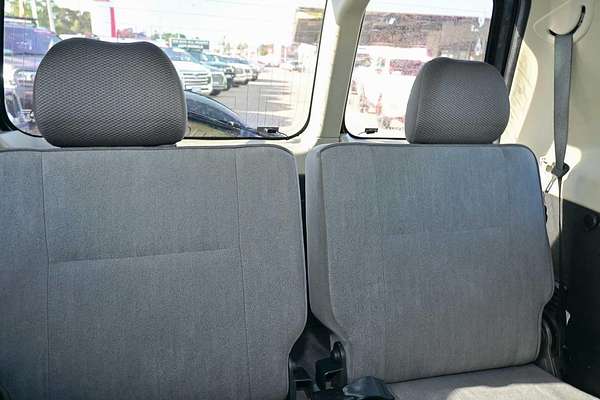 2011 Nissan Patrol ST GU 7