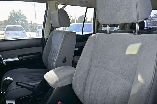 2011 Nissan Patrol ST GU 7