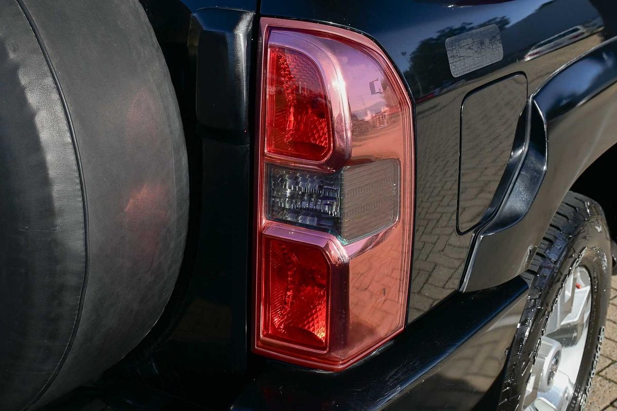 2011 Nissan Patrol ST GU 7