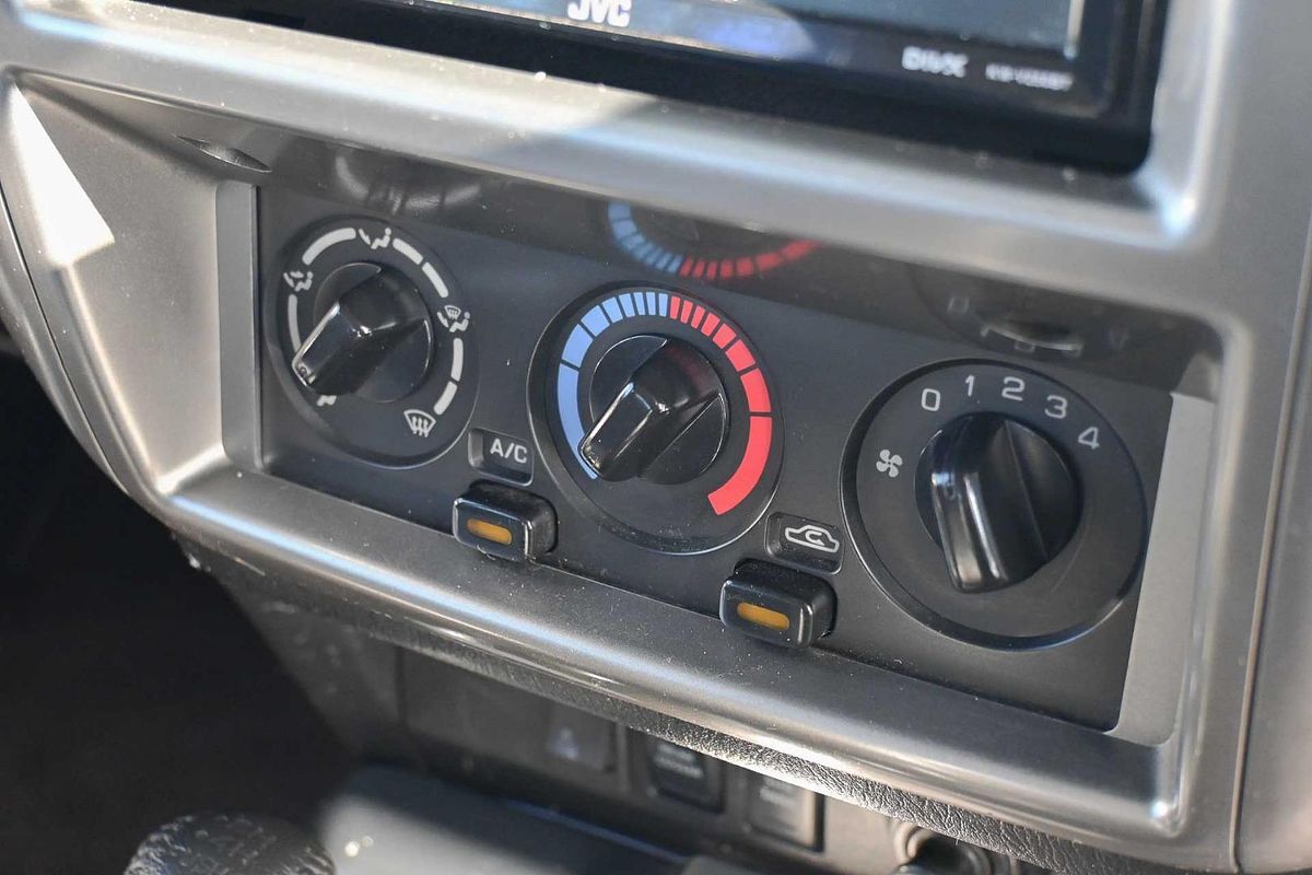 2011 Nissan Patrol ST GU 7