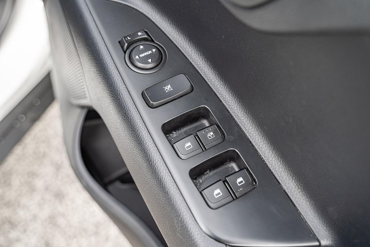 2023 Kia Stonic S YB