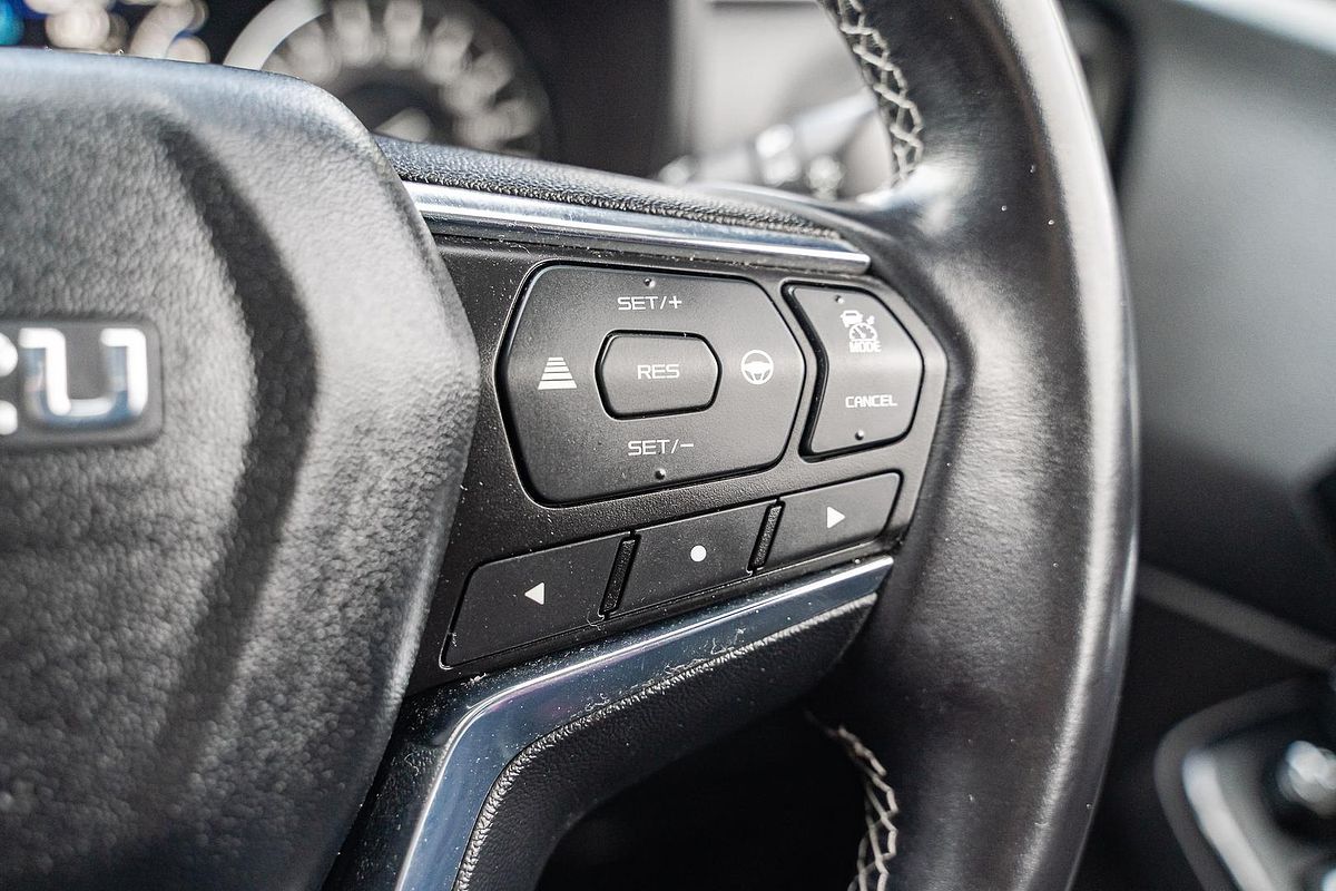 2023 Isuzu MU-X LS-T