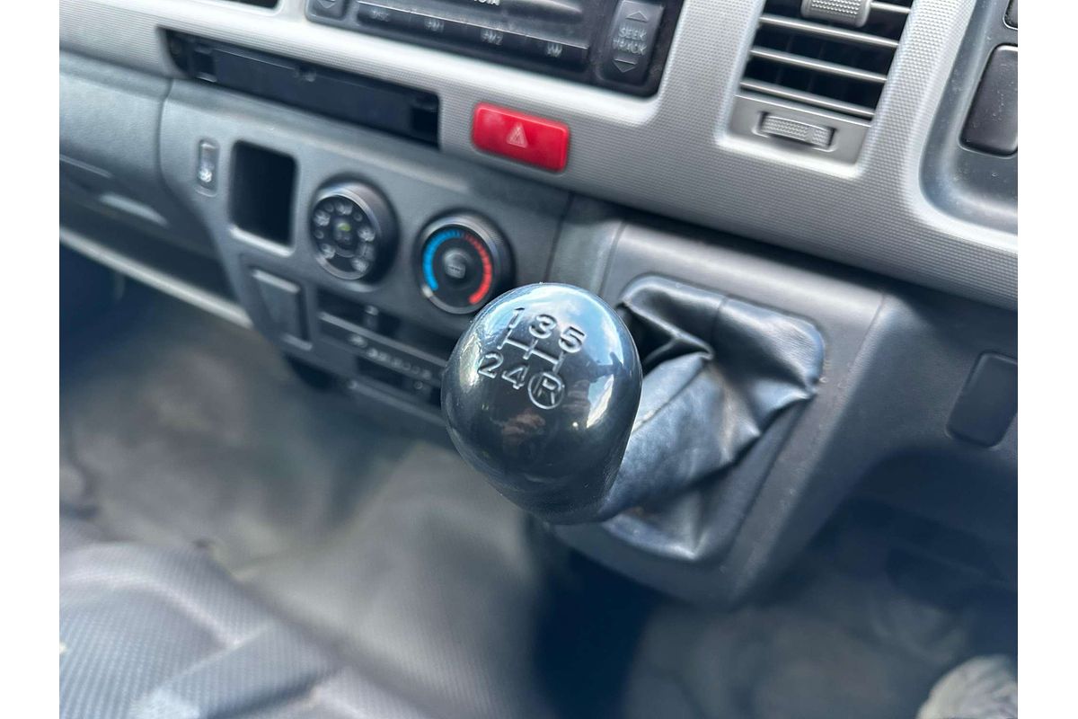 2005 Toyota Hiace Commuter KDH222R