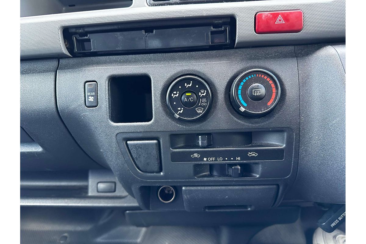 2005 Toyota Hiace Commuter KDH222R