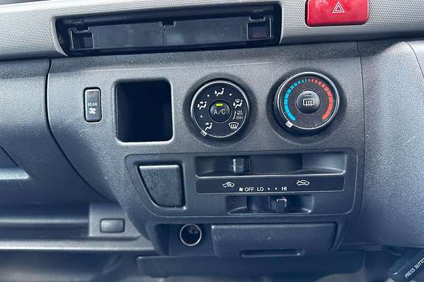 2005 Toyota Hiace Commuter KDH222R