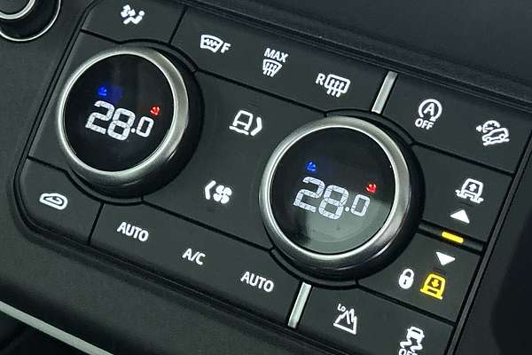 2022 Land Rover Defender 90 D250 S L663