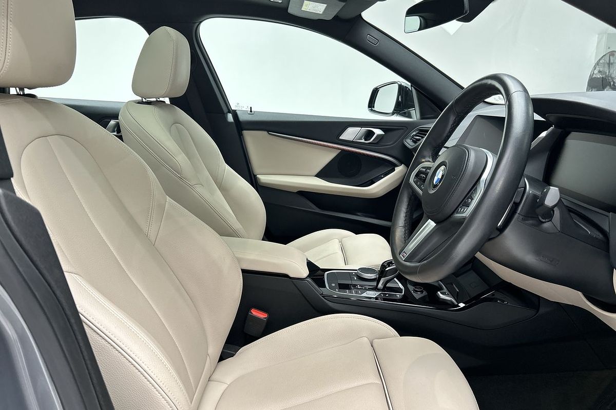 2022 BMW 2 Series 220i M Sport F44