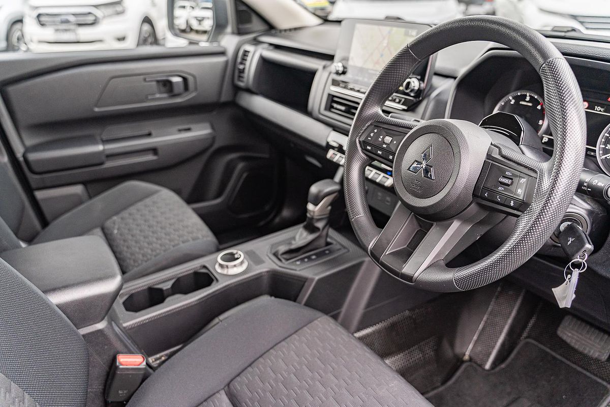 2024 Mitsubishi Triton GLX MV 4X4