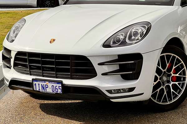 2015 Porsche Macan Turbo 95B