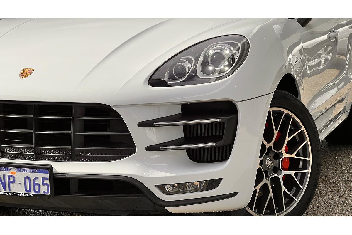 2015 Porsche Macan Turbo 95B