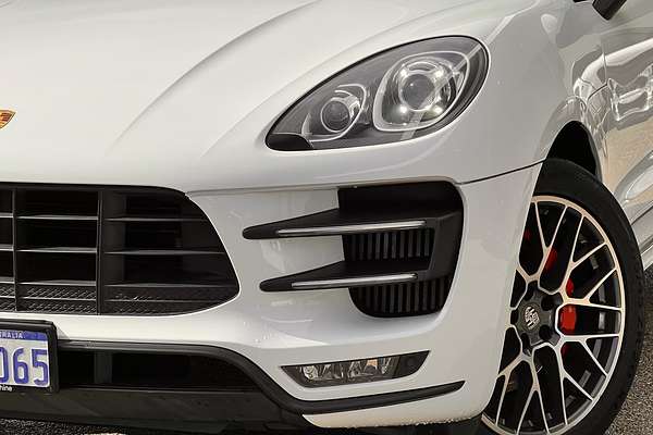 2015 Porsche Macan Turbo 95B