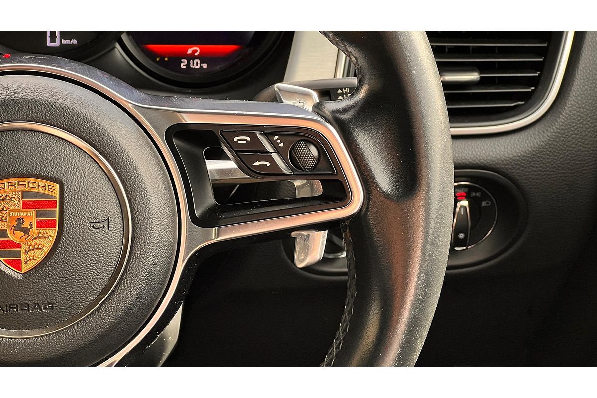 2015 Porsche Macan Turbo 95B