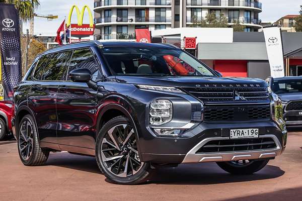 2024 Mitsubishi Outlander Exceed ZM