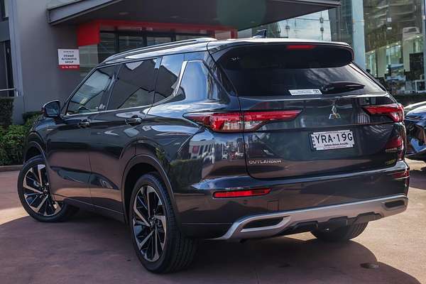 2024 Mitsubishi Outlander Exceed ZM