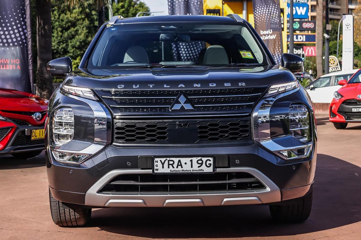 2024 Mitsubishi Outlander Exceed ZM