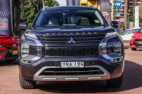 2024 Mitsubishi Outlander Exceed ZM