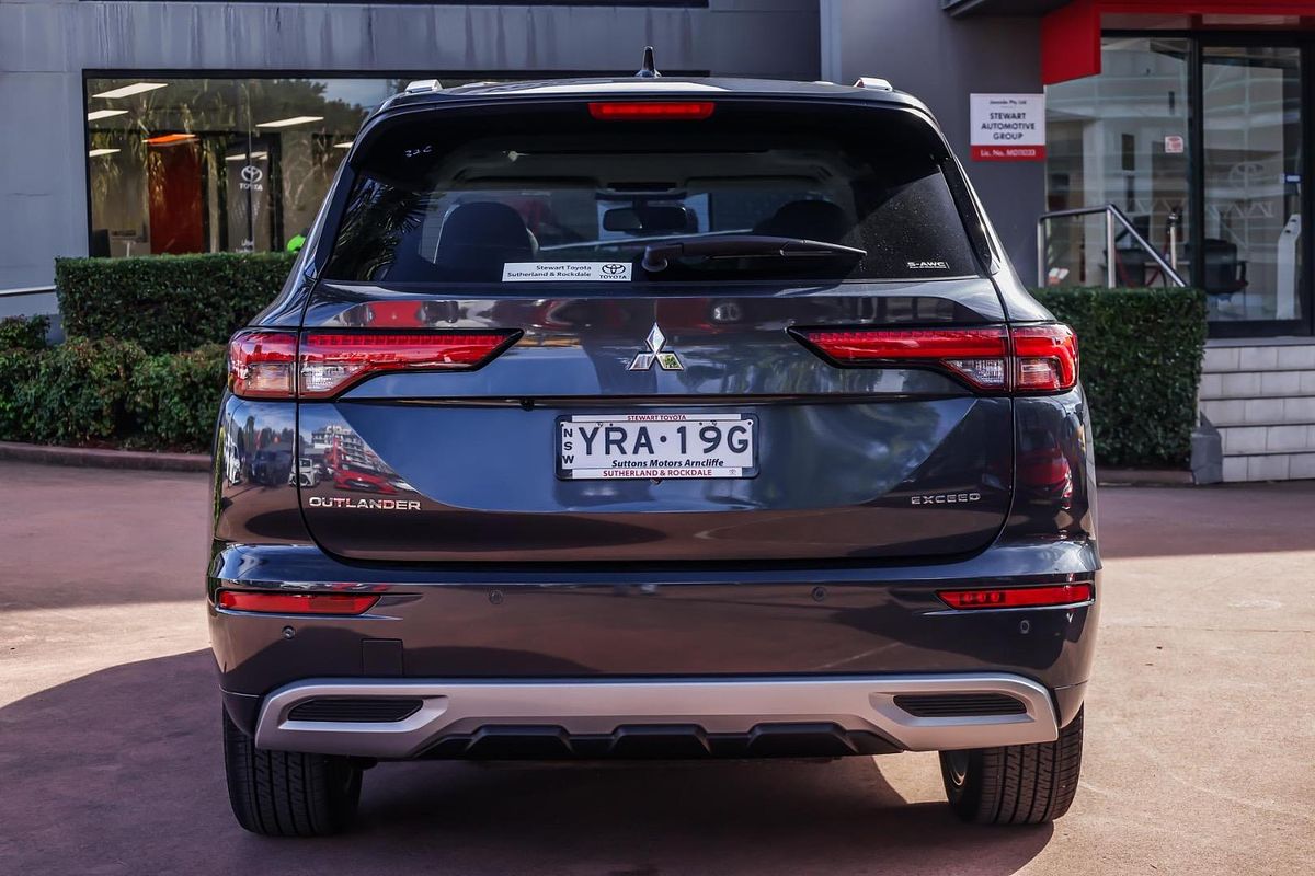 2024 Mitsubishi Outlander Exceed ZM
