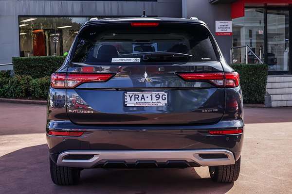 2024 Mitsubishi Outlander Exceed ZM