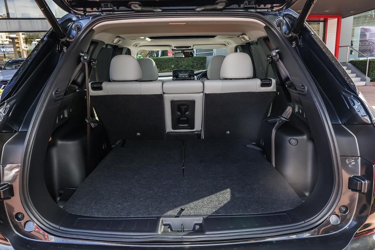 2024 Mitsubishi Outlander Exceed ZM