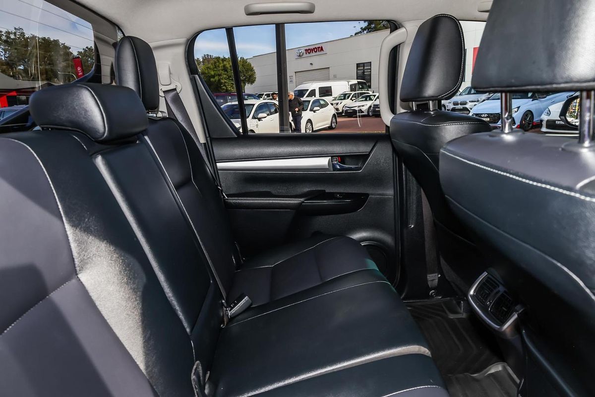 2020 Toyota Hilux SR5 GUN126R 4X4