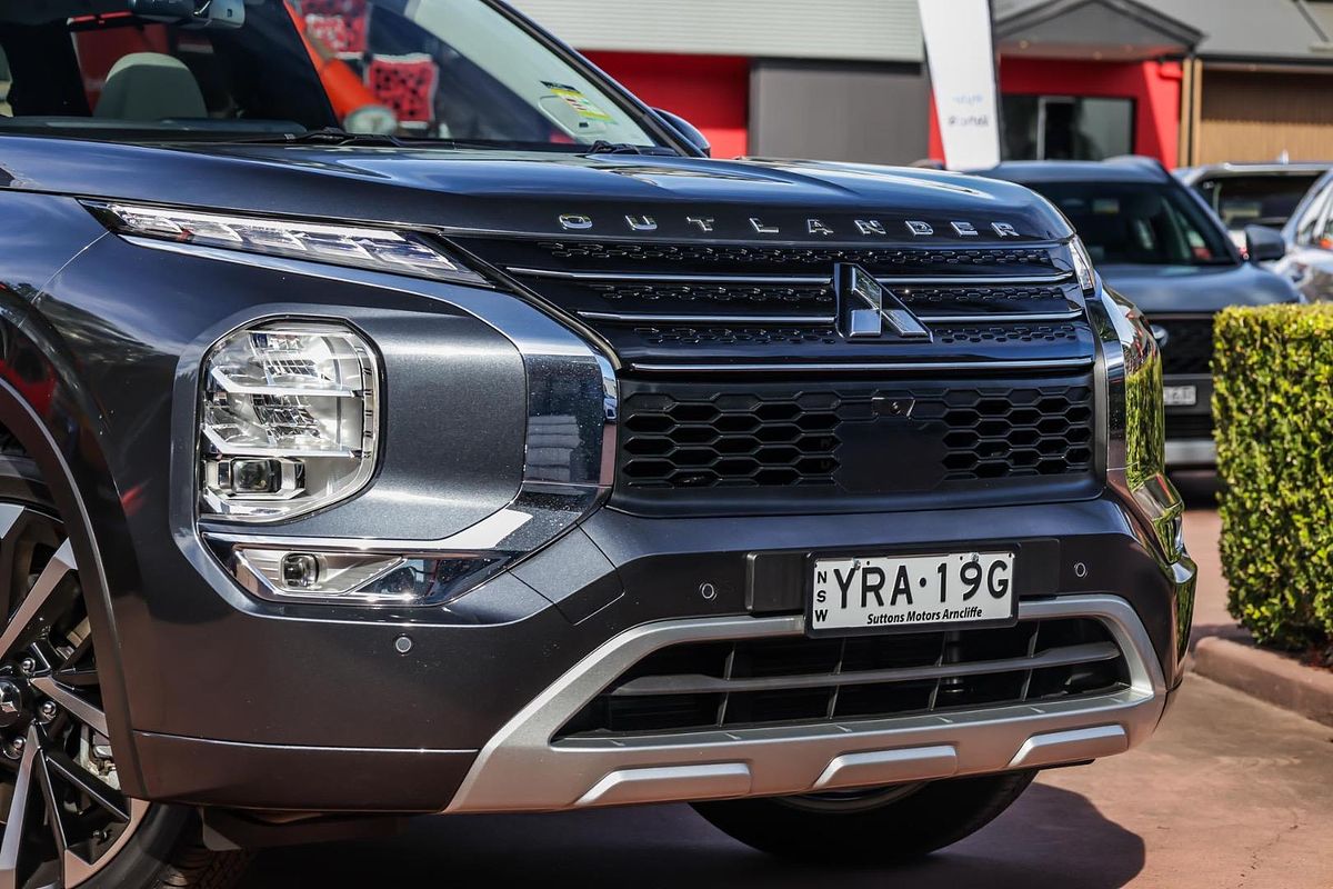 2024 Mitsubishi Outlander Exceed ZM