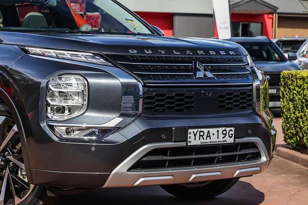 2024 Mitsubishi Outlander Exceed ZM