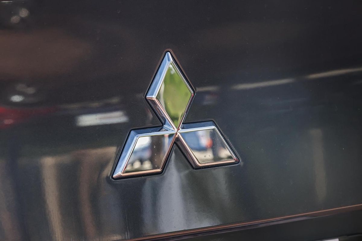 2024 Mitsubishi Outlander Exceed ZM