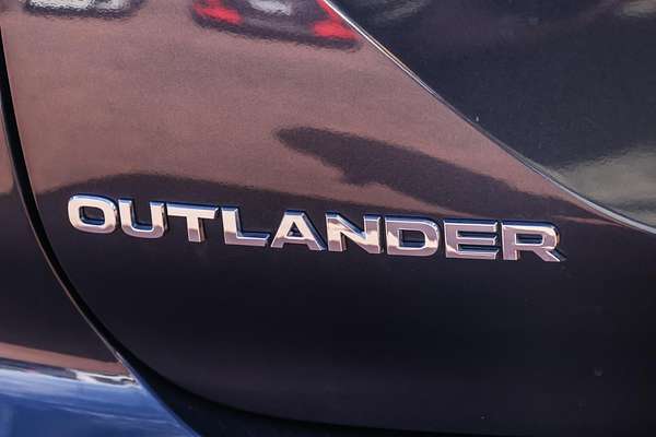 2024 Mitsubishi Outlander Exceed ZM