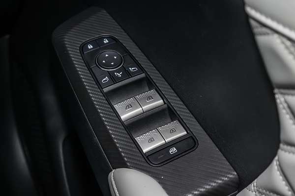 2024 Mitsubishi Outlander Exceed ZM