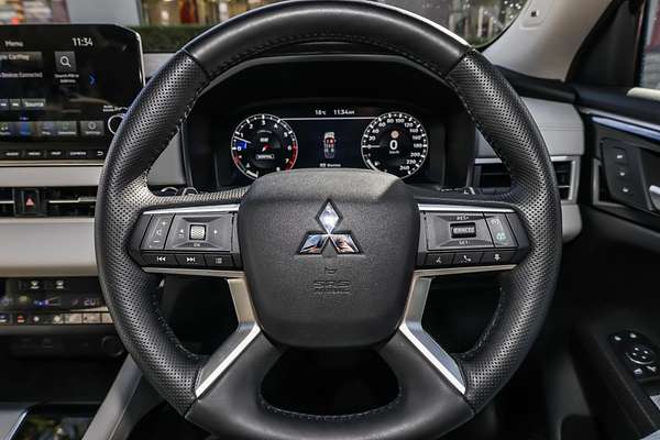 2024 Mitsubishi Outlander Exceed ZM