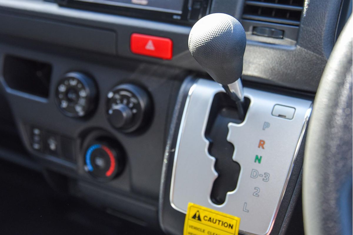 2017 Toyota Hiace Commuter KDH223R