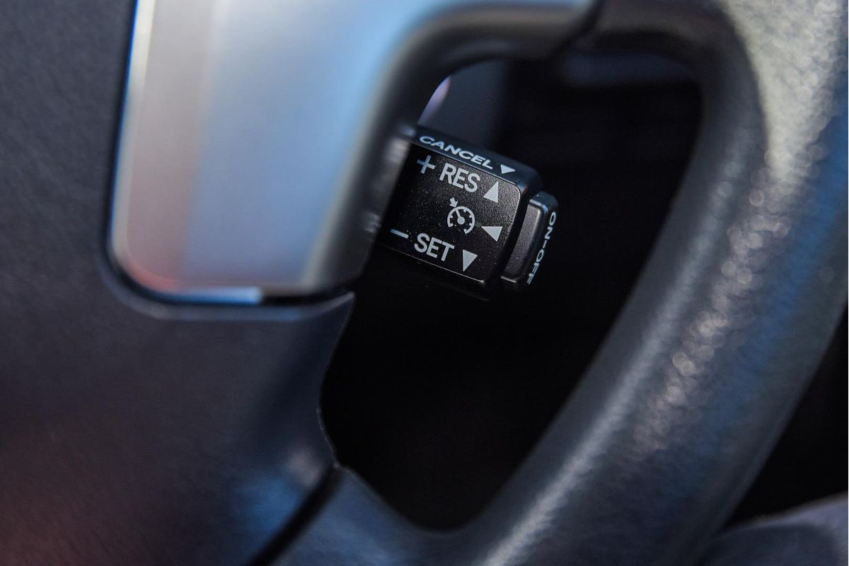 2017 Toyota Hiace Commuter KDH223R