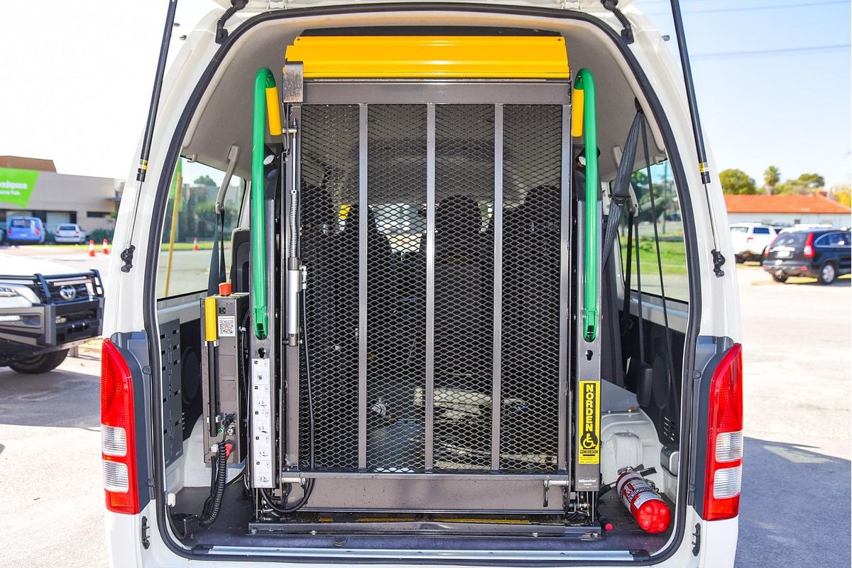2017 Toyota Hiace Commuter KDH223R