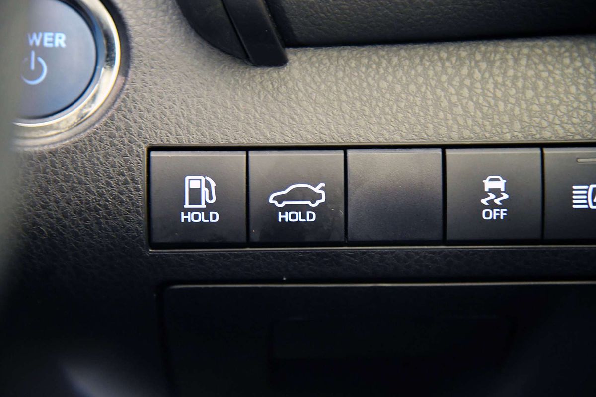 2021 Toyota Camry Ascent AXVH70R