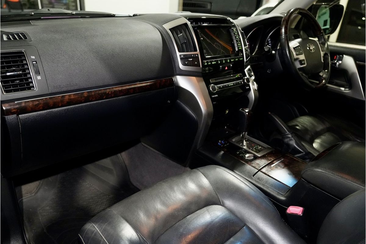2014 Toyota Landcruiser Sahara VDJ200R