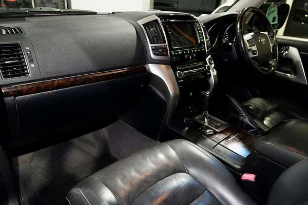2014 Toyota Landcruiser Sahara VDJ200R