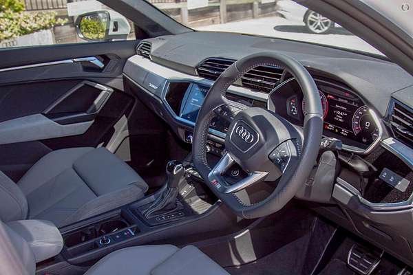 2025 Audi Q3 40 TFSI S line F3