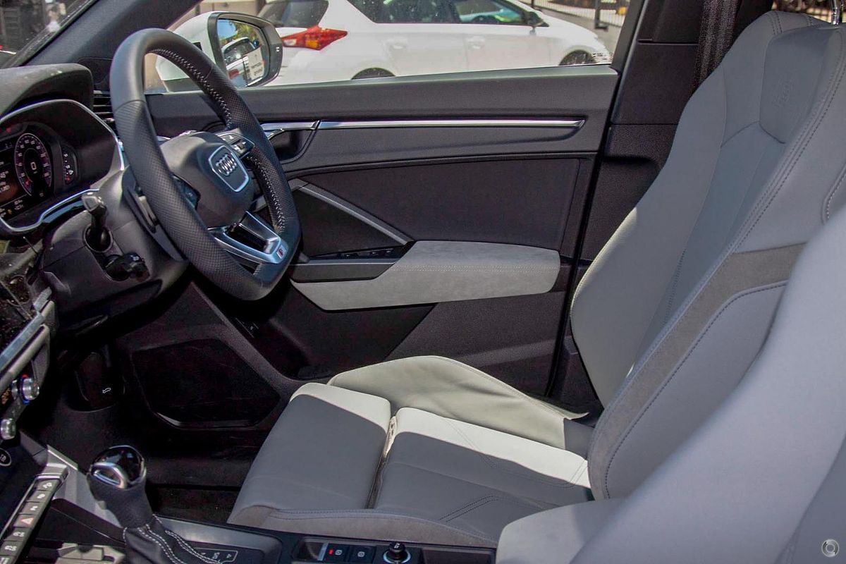 2025 Audi Q3 40 TFSI S line F3