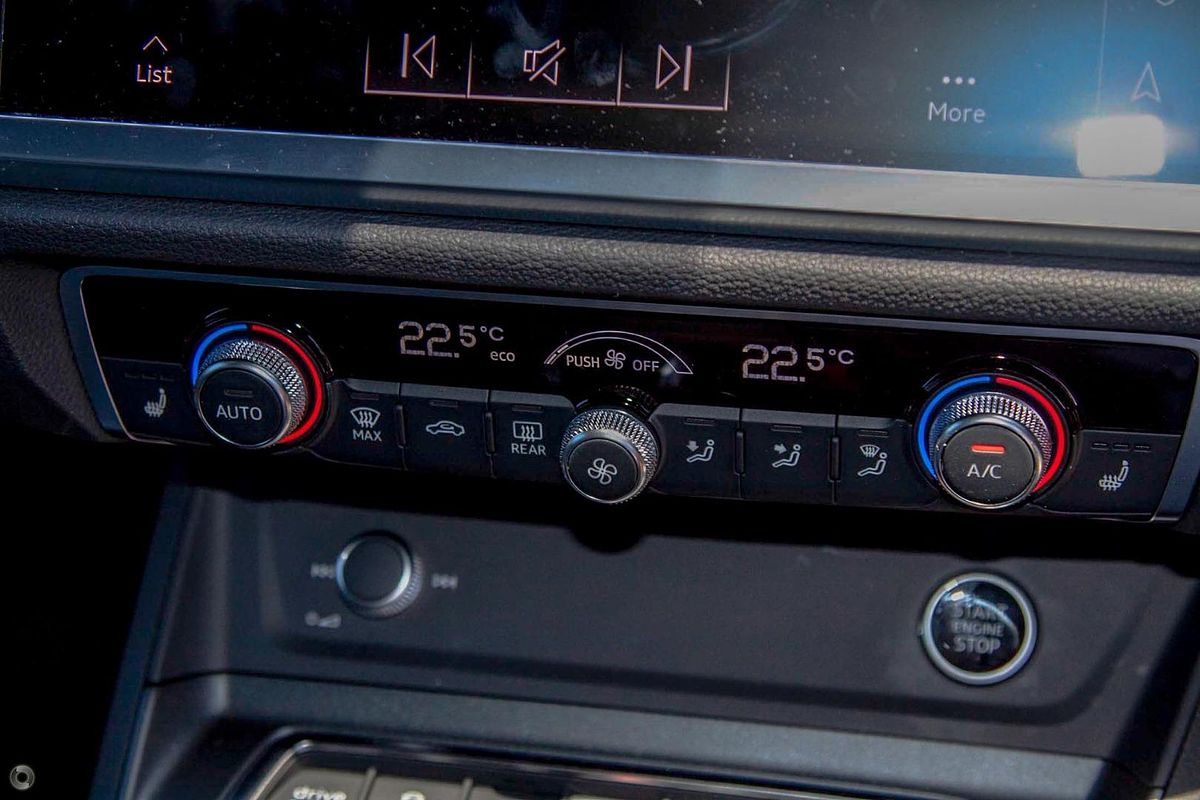 2025 Audi Q3 40 TFSI S line F3