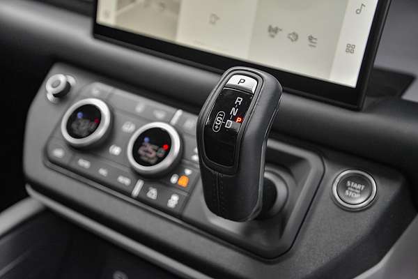 2024 Land Rover Defender 110 P400e X-Dynamic HSE L663