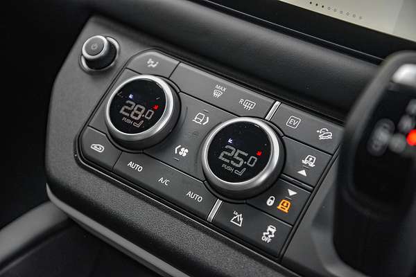 2024 Land Rover Defender 110 P400e X-Dynamic HSE L663