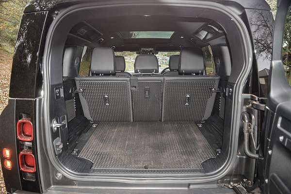 2024 Land Rover Defender 110 P400 X-Dynamic SE L663