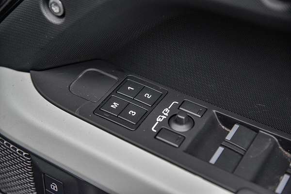 2024 Land Rover Defender 110 P400 X-Dynamic SE L663