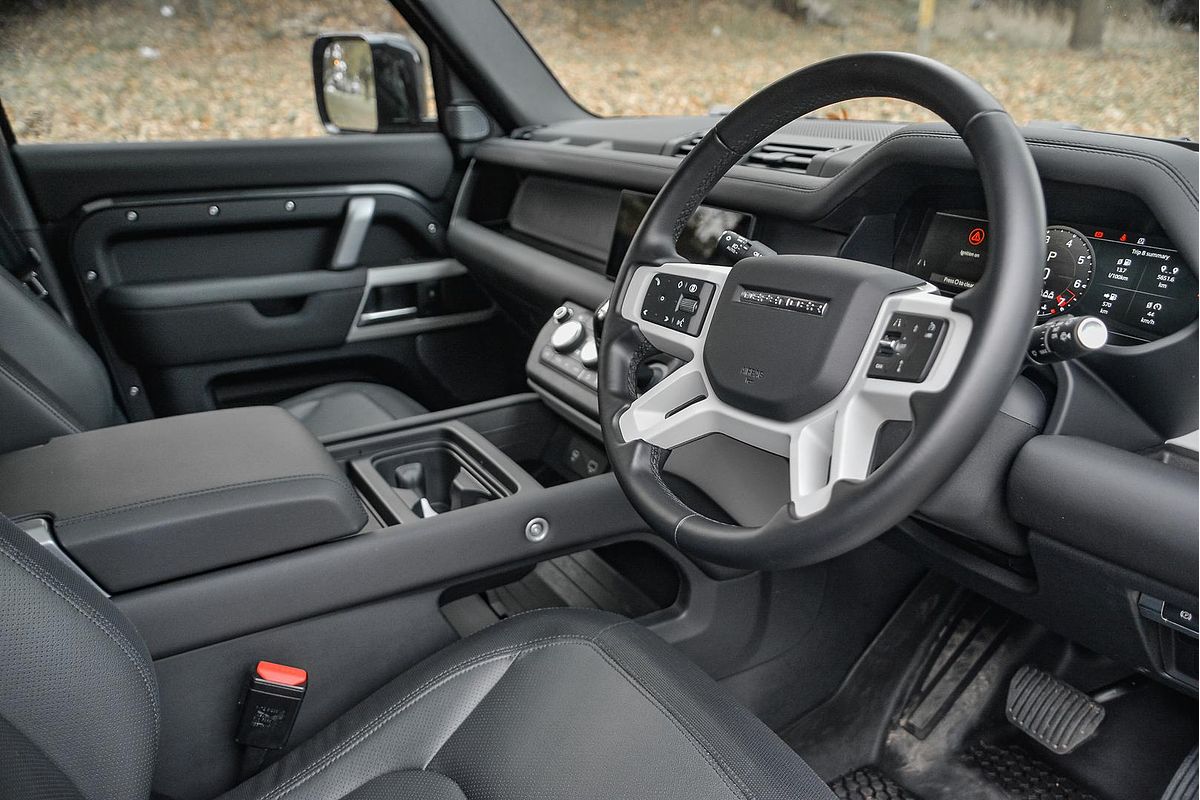 2024 Land Rover Defender 110 P400 X-Dynamic SE L663